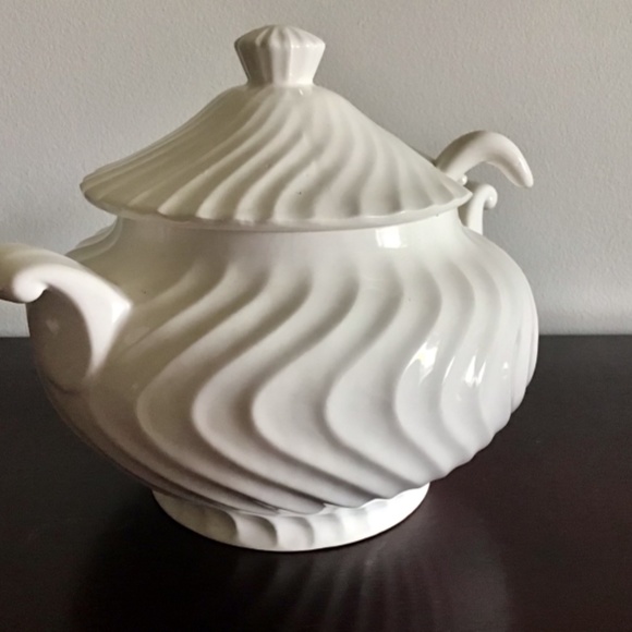 Ceramic Soup Tureen - Picture 2 of 9